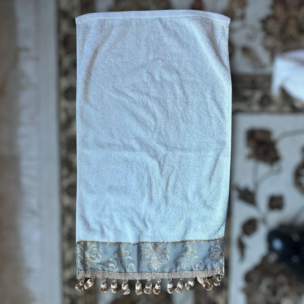 CROSCILL‎ Hand Towels 11x17 to 15x26 Inch Cream Brocade Gold Tassels Decorative